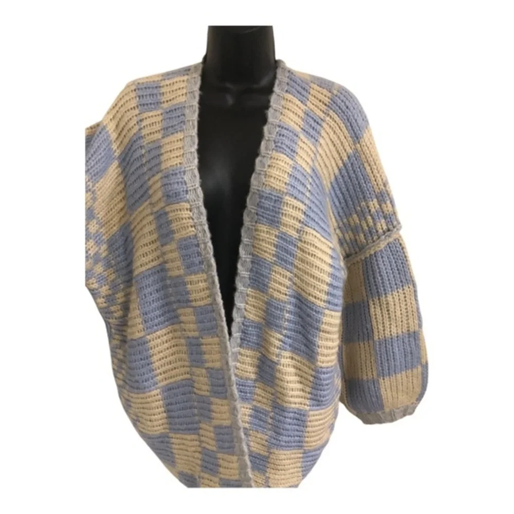 Altar'd State‎ cream & blue colorblock crochet heirloom chunky cardigan size S/M
